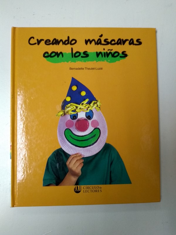 Creando mascaras con los niños