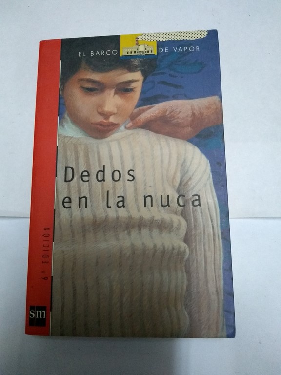 Dedos en la nuca