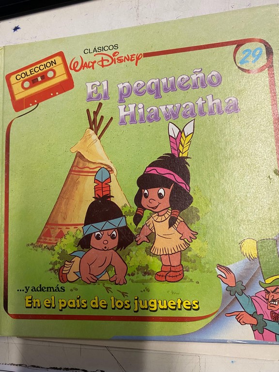 EL PEQUEÑO HIAWATHA / EN EL PAIS DE LOS JUGUETES.