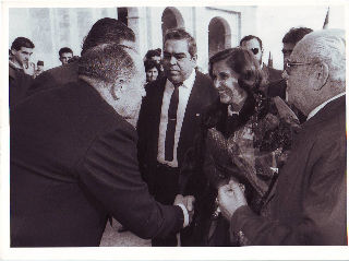 FOTOGRAFIA ORIGINAL DE Dª CARMEN POLO DE FRANCO, EN EL VALLE DE LOS CAIDOS, DURANTE  EL XI ANIVERSARIO DE LA MUERTE DEL GENERAL FRANCO.