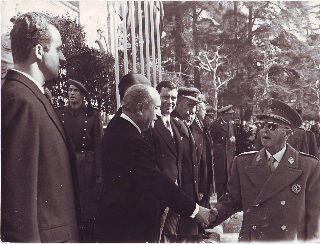 FOTOGRAFIA ORIGINAL DEL GENERAL FRANCO JUNTO AL PRINCIPE DE ESPAÑA D. JUAN CARLOS DE BORBON