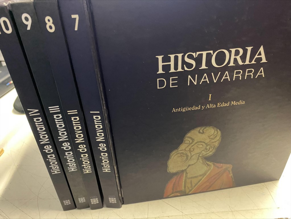 HISTORIA DE NAVARRA. I: ANTIGÜEDAD Y ALTA EDAD MEDIA. II: LA BAJA EDAD MEDIA . III: PERVIVENCIA Y RENACIMIENTO (1521-1808). IV: EL SIGLO XIX. (4 tomos).