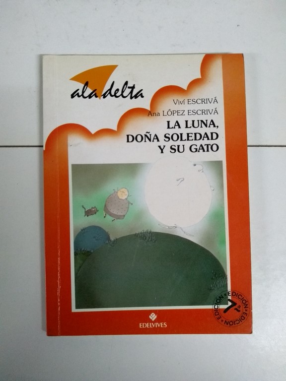 La luna, doña Soledad y su gato