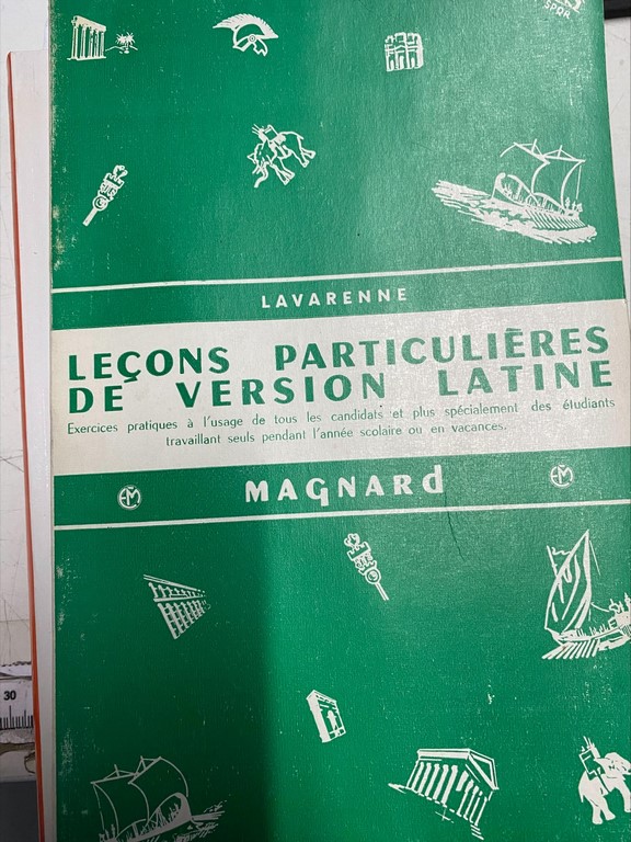 LEÇONS PARTICULIERES DE VERSION LATINE.