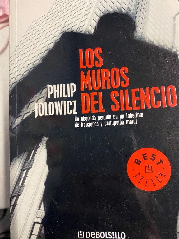 LOS MUROS DEL SILENCIO.