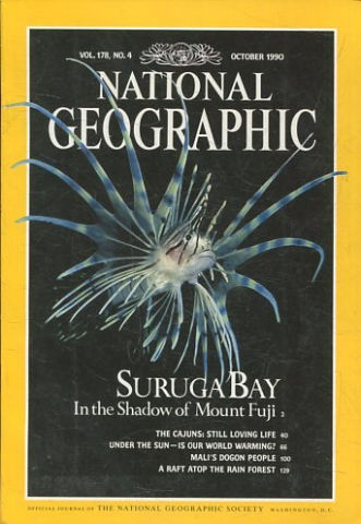 NATIONAL GEOGRAPHIC VOL. 178, Nº 4.OCTOBER 1990. SURUGA BAY IN THE SHADOW OF MOUNT FUJI.