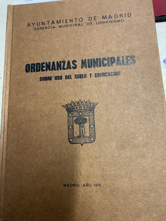 ORDENANZAS MUNICIPALES SOBRE USO DEL SUELO Y EDIFICACION.