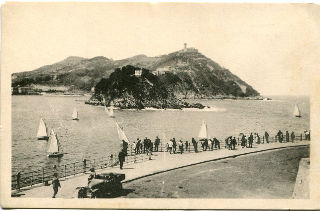 POSTAL ANTIGUA DE SAN SEBASTIAN: REGATAS EN LA BAHIA/OLD POSTCARD OF SAN SEBASTIAN..