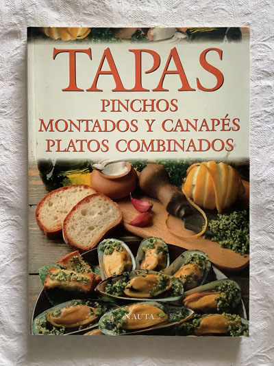 Tapas, pinchos, montados y canapés. Platos combinados